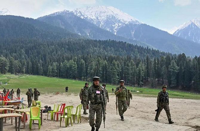 سوشل میڈیا راؤنڈ اَپ: ’’مارنے والوں نے نفرت کو چنا، بچانے والوں نے انسانیت کو‘‘