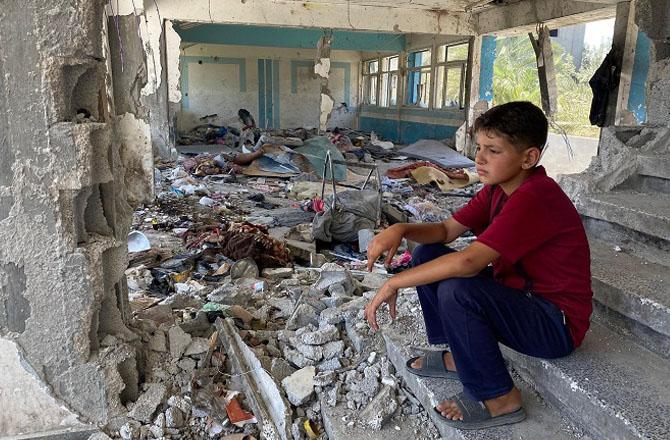 This silent photo of a Palestinian child tells a story of pain. Photo: X