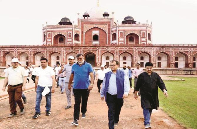 Humayun`s Tomb is also among the buildings claimed by the Waqf Board as well as the Archaeological Department.