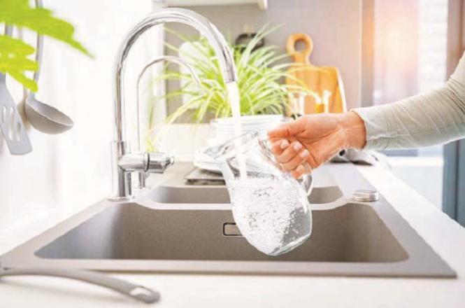 We use water from the tank every day, so we should pay special attention to its cleanliness. Photo: INN