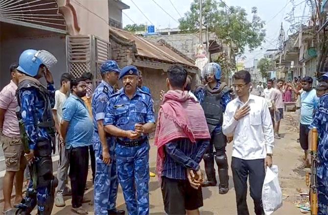 Things are returning to normal in Murshidabad after the violence on Friday and Saturday. Police can be seen in the affected areas in the picture below.Picture: INN