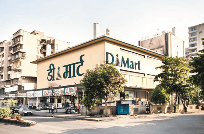 Radhakrishnan Damani, who provides a wide range of goods at low prices through "D-Mart", is now at number 9 on the list of India`s billionaires with assets of 17.9 billion.