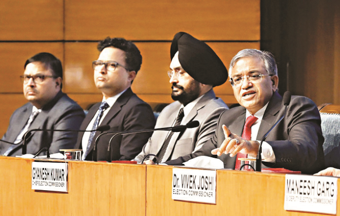 Chief Election Commissioner Gianish Kumar can be seen speaking along with other officers. Photo: Agency