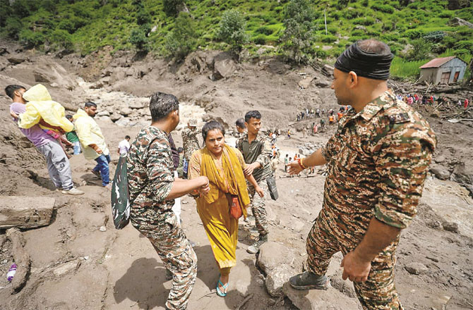 Security forces are busy rescuing people trapped in Kishtwar.