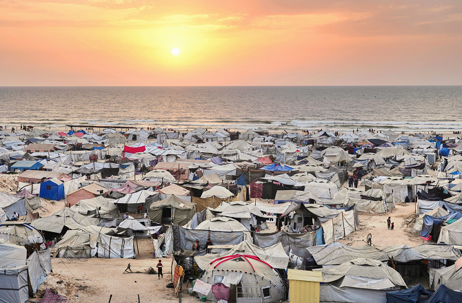 Israel wants to build new Jewish settlements by displacing thousands of Palestinians during the Gaza war. Photo: AP / PTI