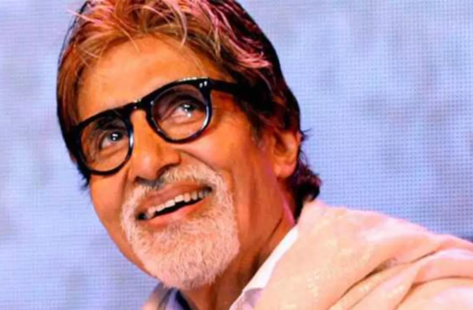 <p>امیتابھ بچن: امیتابھ بچن نے گوریگاؤں ایسٹ، ممبئی میں اپنے دو لگژری اپارٹمنٹس۱۲؍ کروڑ &nbsp;میں فروخت کیے ہیں۔ دونوں اپارٹمنٹس اوبرائے شاندار عمارت کی ۴۷؍ویں منزل پر واقع ہیں اور ایک دوسرے سے جڑے ہوئے ہیں۔</p>