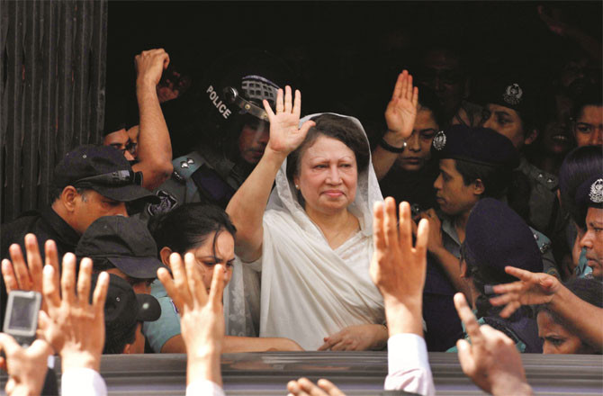 بنگلہ دیش کی پہلی خاتون وزیر اعظم خالدہ ضیاء  انتقال کرگئیں