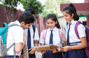 کلیان: مصروف ترین سڑک بند ہونے سے طلبہ کا تعلیمی نقصان!