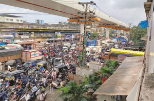 بھاری گاڑیوں کواندرونی راستوں میں داخل ہونےسےروکنےکیلئےہائٹ بیریکیڈنگ کی تجویز