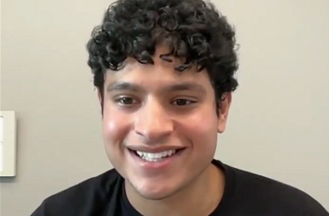  ۲۲؍ سالہ ہند نژاد آدرش ہائر متھ دنیا کے سب سے کم عمر ’’سیلف میڈ بلینئر‘‘ بن گئ