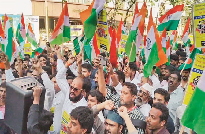A large number of citizens participated in the protest march.