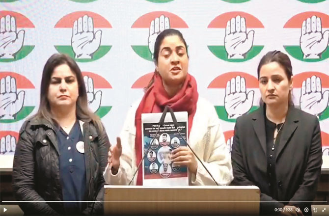 Congress leader Alka Lamba at a press conference