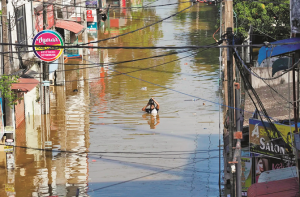 سری لنکا میں سمندری طوفان سے تباہی، مہلوکین کی تعداد ۳۵۰؍ سے زائد