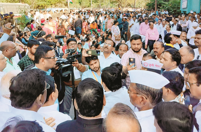 تعلیمی مسائل پریونینوں کا آندولن