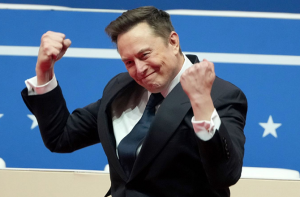 ایلون مسک ۷۰۰؍ارب ڈالر کے مالک بن گئے، ٹیسلا کا تنخواہی معاہدہ بحال