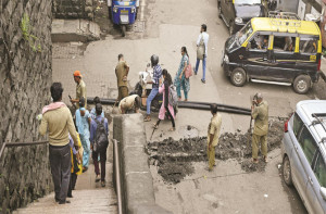 سڑکوں کے کام سے بجلی سپلائی متاثرہونے کی شکایتوں میں اضافہ