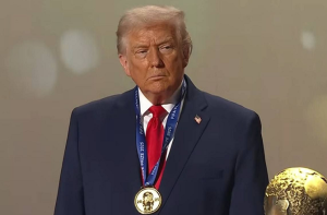 فیفا کا ’’نیا‘‘ امن ایوارڈ امریکی صدر ڈونالڈ ٹرمپ کے نام