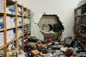 جرمنی: بینک میں ڈکیتی، ۳۵؍ ملین ڈالر نقدی، اور قیمتی سامان کے ساتھ چور فرار