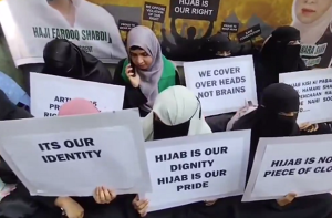 جادَو پور یونیورسٹی میں کنووکیشن کے اسٹیج پر اسلامو فوبیا کے خلاف احتجاج