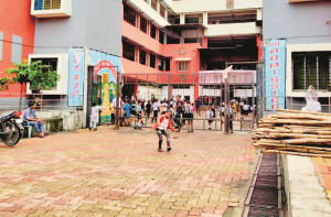 مالونی:اسکولوں میں پانی نہ ہونے سے ۵؍ہزار طلبہ پریشان 