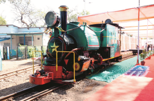 ماتھیران اسٹیشن پرریلوے کی جانب سے نایاب اور یادگار اشیاء کی نمائش، شائقین مسحور