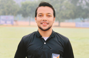 مدنپورہ کے محمد انس انصاری، جنہیں قومی فٹبال ریفری شپ کیلئے منتخب کیاگیاتھا