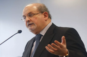 ہندوستان میں آزادی اظہار پر دباؤ، بڑھتی ہندو قوم پرستی پر سلمان رشدی کو تشویش