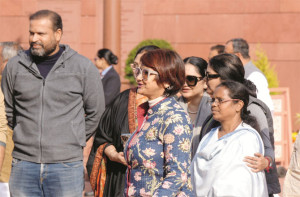  پارلیمانی اجلاس کا پہلا دن ایس آئی    آر پرہنگامے کی نذر