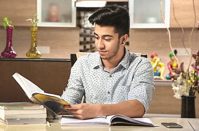 If you prepare thoroughly, there is no panic in the exam hall, so prepare well for each subject. Then write the paper with confidence and satisfaction. Photo: INN