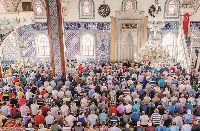 It is our misfortune that the mosque does not have the same status in our society as the Prophet`s Mosque. Photo: INN.