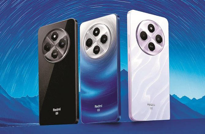 This phone is available in three colors. Photo: INN