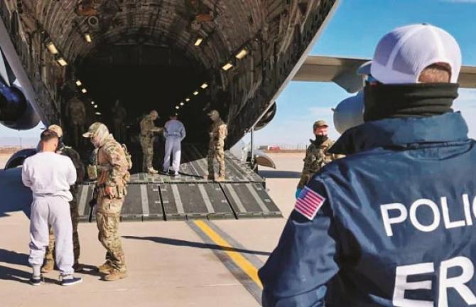 The US Department of the Interior has released a photo of the prisoner transfer itself. Photo: INN