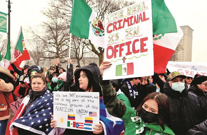 There were massive protests in Michigan against Trump`s immigration policy. (Photo: Agency)