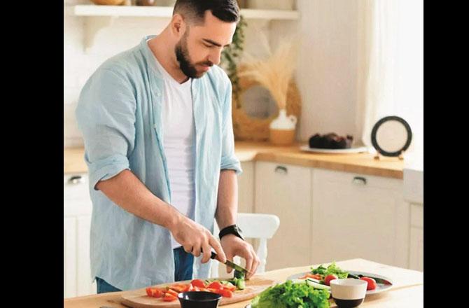 About 35 percent of Americans are dieting. Photo: INN