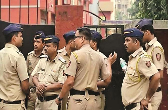 Police are deployed at various places in Paldhi village of Jalgaon (Photo: Agency)