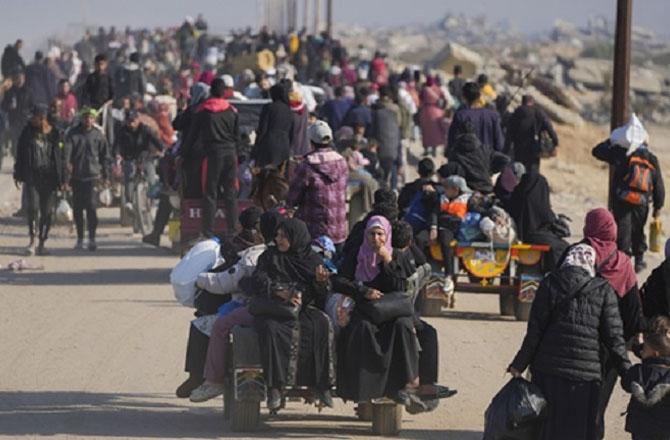 Palestinians are returning to Gaza, thwarting the US and Israel`s plan. Photo PTI