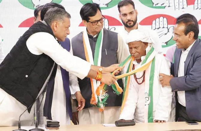 Bhagirath Manjhi, the son of Dashrath Manjhi, whose life has also been made into a film, is expected to strengthen the Congress in Bihar. Photo: INN