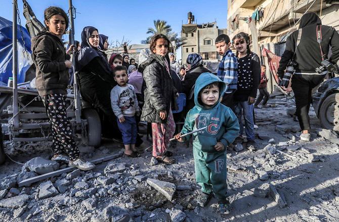 A large number of civilians killed in Gaza are women and children. Photo: INN