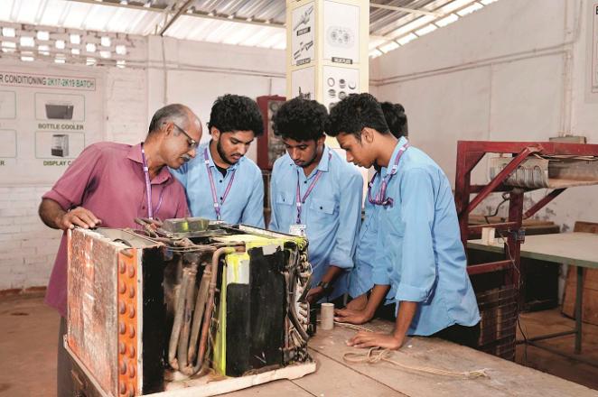 There are plenty of job opportunities in ITIRAC. Photo: INN