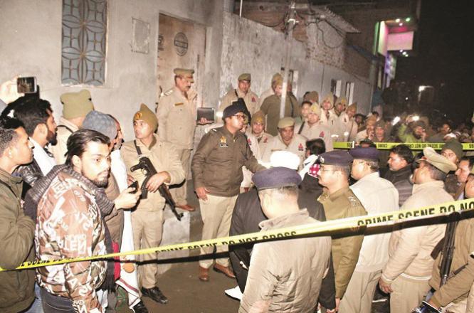 Senior police personnel and investigation team can be seen outside the said house. Photo: INN