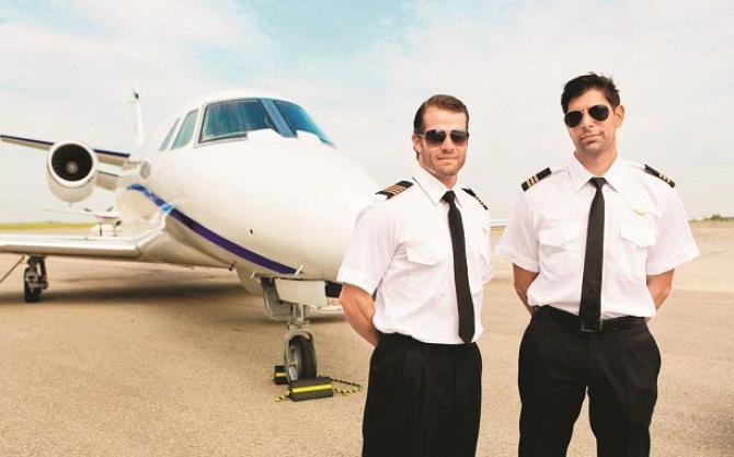 The job of a pilot is full of responsibilities. Photo: INN
