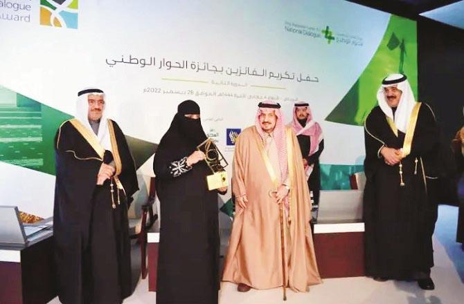 Zakia Al-Hiyani who has been declared as the best teacher. Photo: INN
