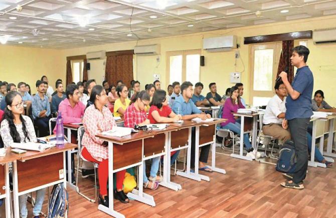 Many institutes organize free coaching for UPSC. Photo: INN