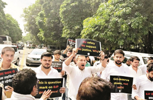ادیشہ کی طالبہ کی مبینہ خودکشی کیخلاف دہلی میں احتجاج