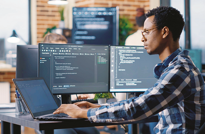 کوڈنگ اور پروگرامنگ(Coding and programming)کوڈنگ اور پروگرامنگ وہ مہارت ہے جس کے ذریعے کمپیوٹر سافٹ ویئر، ویب سائٹس یا ایپس تیار کی جاتی ہیں۔ اس میں سی ایس ایس،جاوا،ایچ ٹی ایم ایل اور جاوا اسکرپٹ جیسی زبانوں کا استعمال سیکھا جاتا ہے۔طلبہ کیلئے یہ مہارت ٹیکنالوجی سے جڑے کریئرز کیلئے مفید ہے۔