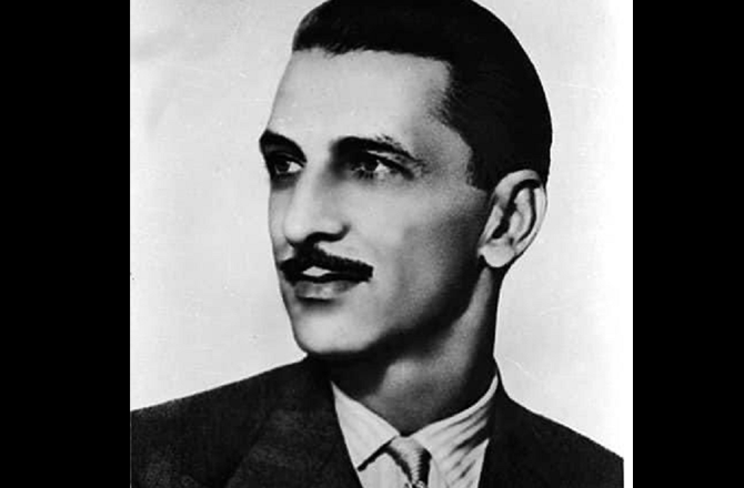 وہ ۱۹۳۰ء میں ہندوستان اور برطانیہ کے درمیان اڑان بھرنے والے واحد پائلٹ بن گئے تھے جس کے بعد انہیں ۵۰۰؍ ڈالر بطور انعام دیئے گئے تھے۔