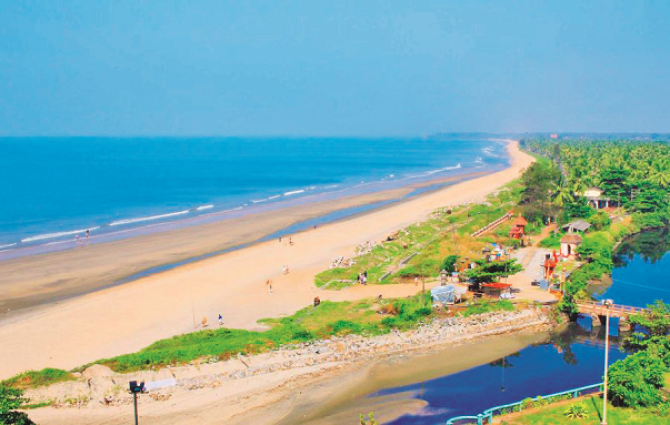 A picturesque view of Pembroke Beach. Photo: INN