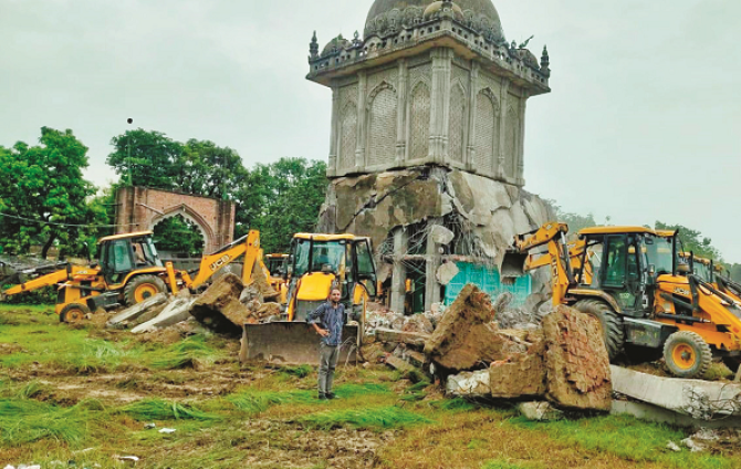 A view of the demolition operation on the Bhanga-Sarasia road under Bhanga, the headquarters of Shravasti district. Photo: INN