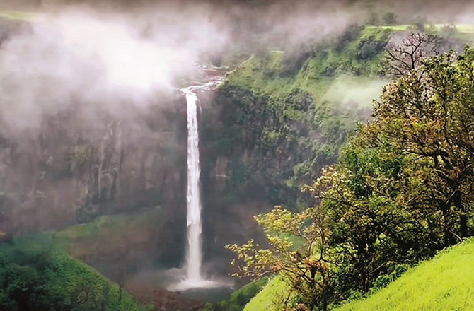 The beauty of the Kumbhe Falls and its surroundings can be gauged. Photo: INN