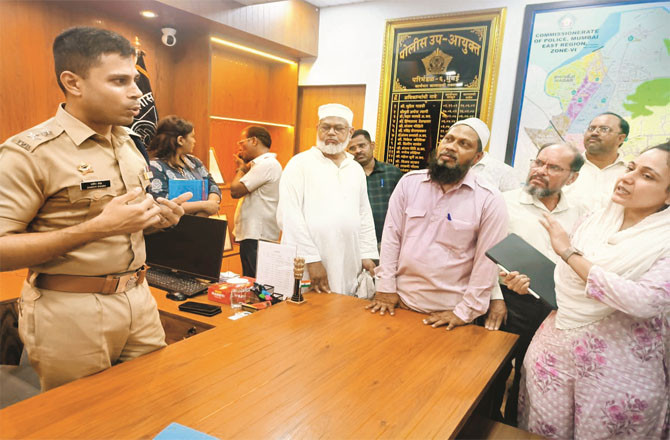 Trustees of mosques and MLA Sana Malik discussing loudspeakers and police behavior with DCP Sameer Sheikh.